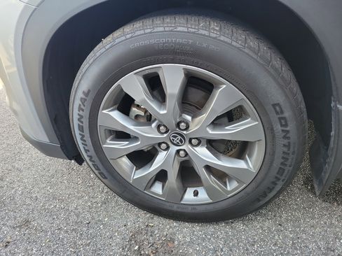 Used 2024 Toyota Grand Highlander XLE image 26