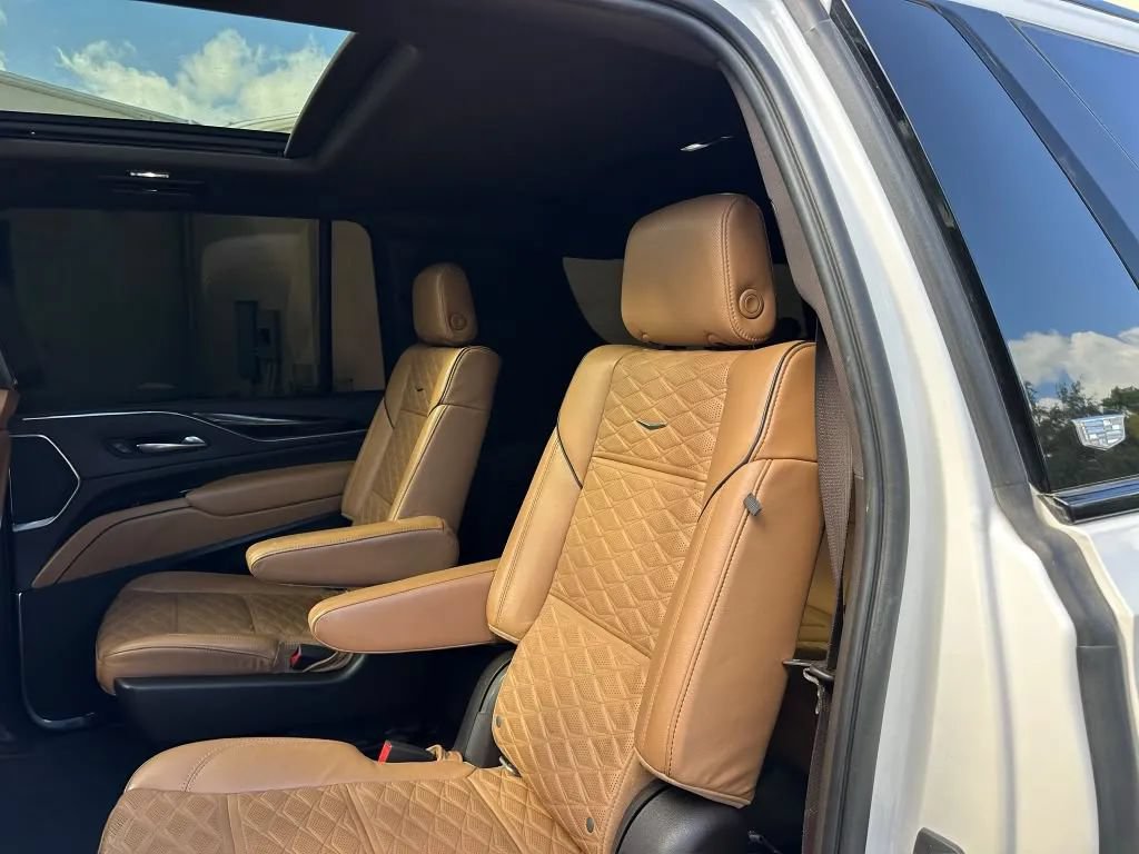 Used 2021 Cadillac Escalade ESV Sport w/ Driver Assist Tech Package RWD image 9