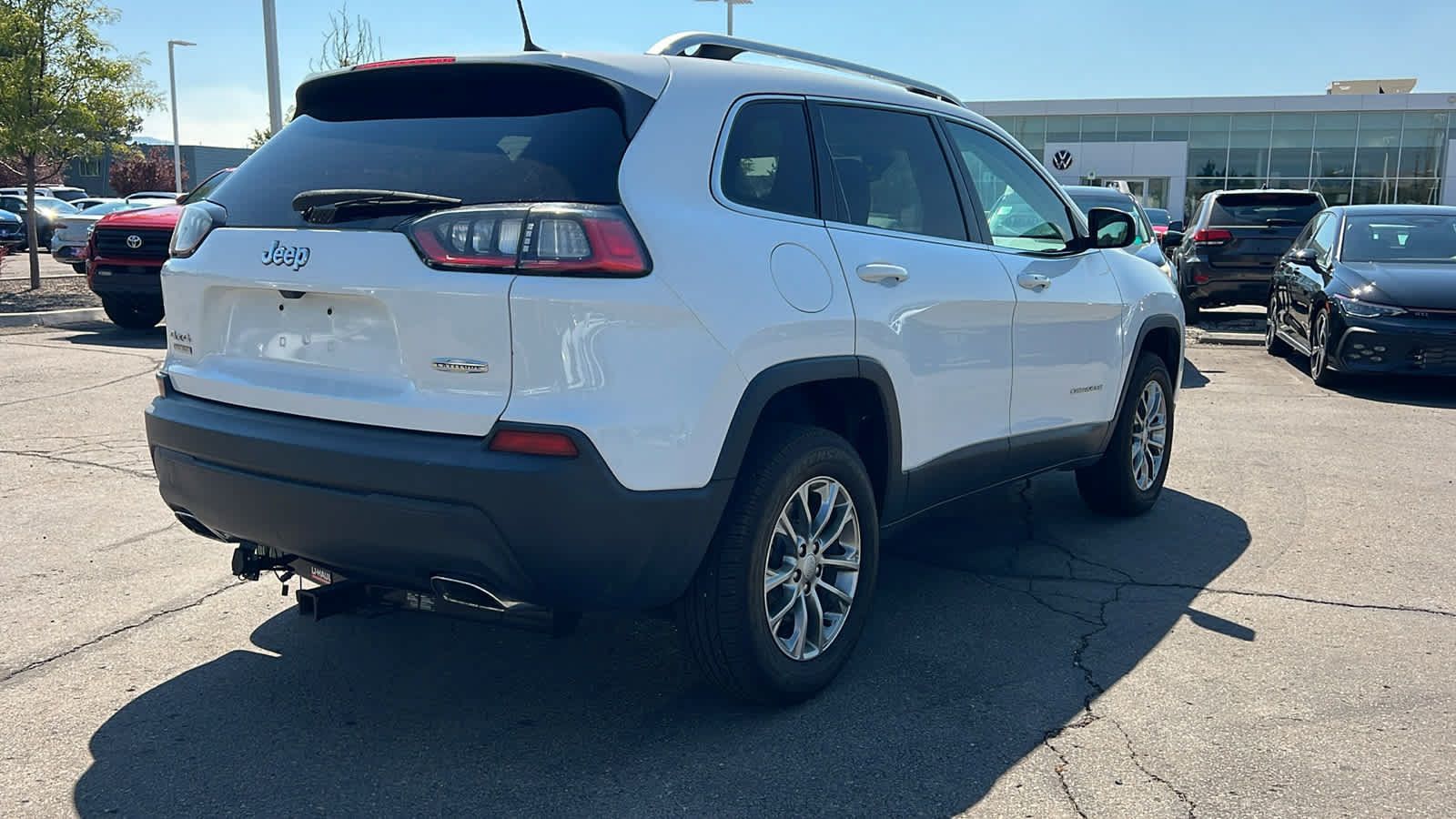 Used 2019 Jeep Cherokee Latitude Plus w/ Comfort/Convenience Group AWD/4WD image 5