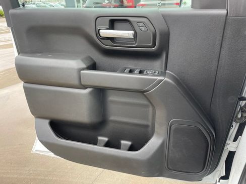 Used 2022 Chevrolet Silverado 1500 Custom RWD image 9