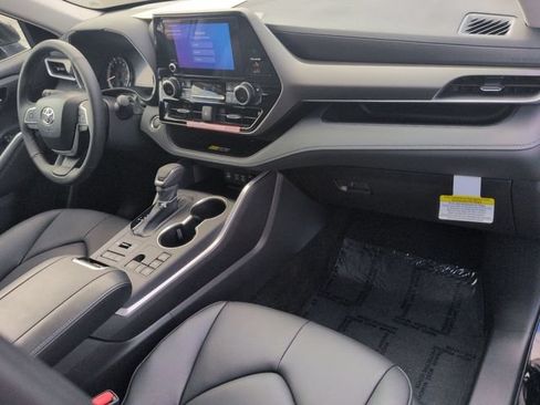 Certified 2026 Toyota Highlander XLE AWD/4WD image 32