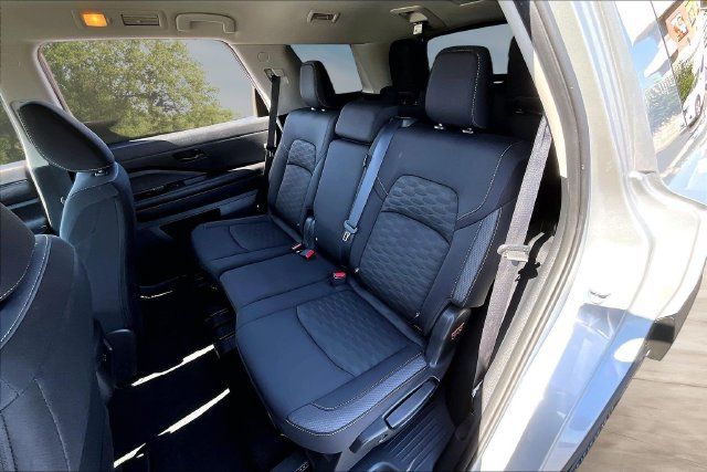 Certified 2023 Nissan Pathfinder S FWD image 21