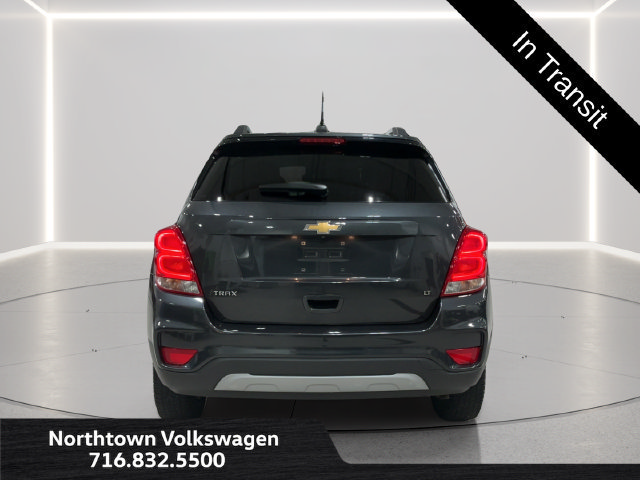 Used 2018 Chevrolet Trax LT w/ LT Convenience Package FWD image 4