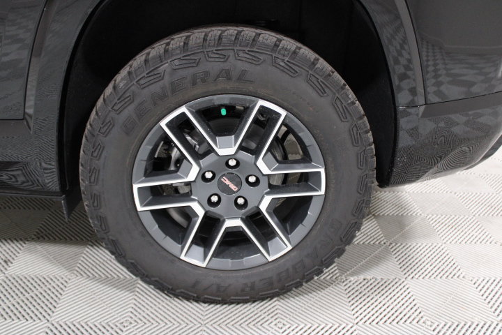 New 2027 GMC Terrain AT4 w/ Convenience Package III AWD/4WD image 40
