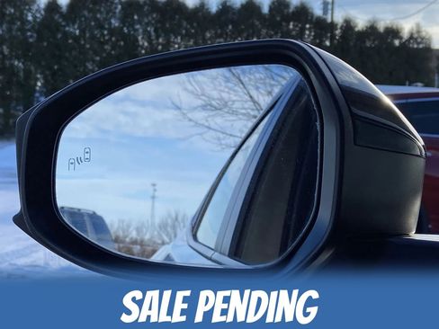 Used 2024 Toyota Prius LE FWD image 9