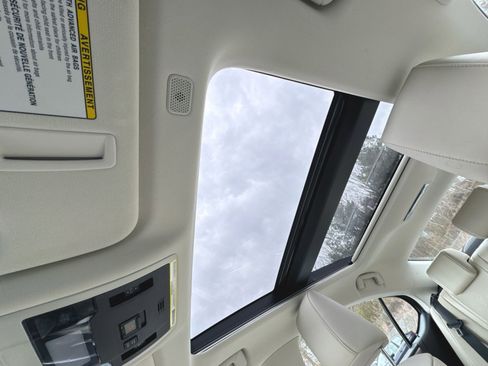 Used 2023 Lexus ES 350 w/ Accessory Package (Z1) image 23