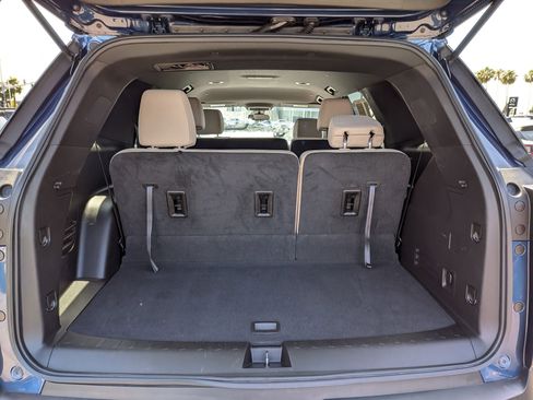 Used 2022 Chevrolet Traverse LS FWD image 31