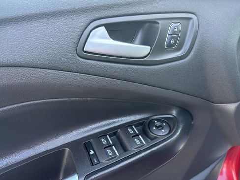 Used 2019 Ford Escape SE image 20