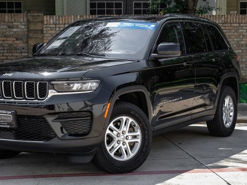 Used 2022 Jeep Grand Cherokee Laredo w/ Luxury Tech Group I image 14
