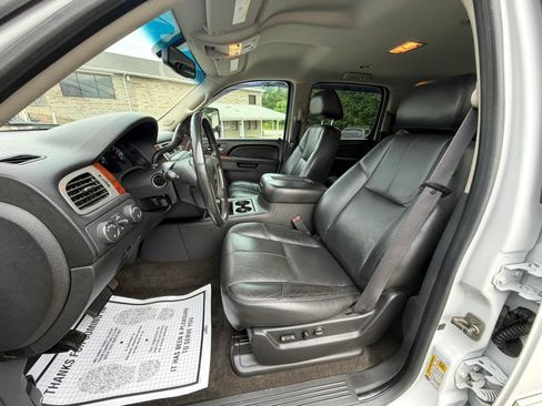 Used 2012 Chevrolet Suburban LT w/ Luxury Package AWD/4WD image 29