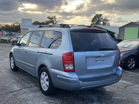 Used 2007 Hyundai Entourage Limited image 6