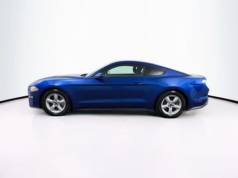 Used 2018 Ford Mustang Coupe RWD image 4
