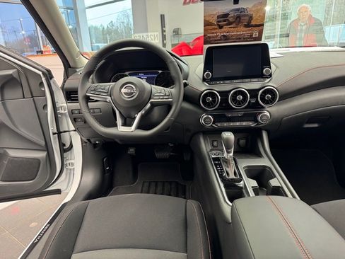 New 2025 Nissan Sentra SR image 12