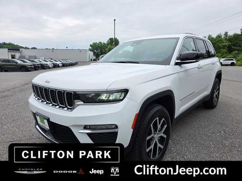 Certified 2025 Jeep Grand Cherokee Limited AWD/4WD image 1