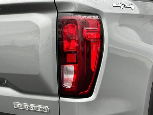 Used 2024 GMC Sierra 1500 Elevation image 28