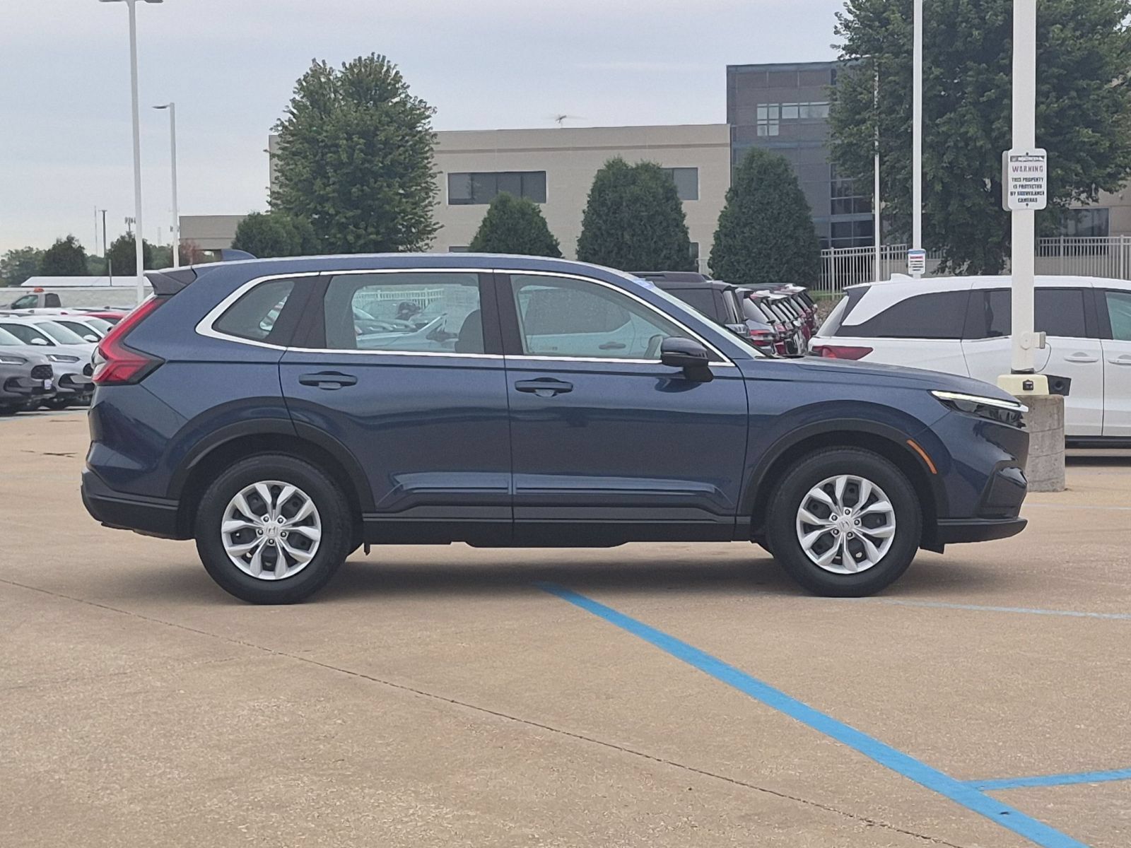 Used 2024 Honda CR-V LX image 5