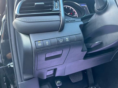 Used 2022 Toyota Camry SE w/ Carpet Mat Package (TMS) FWD image 21