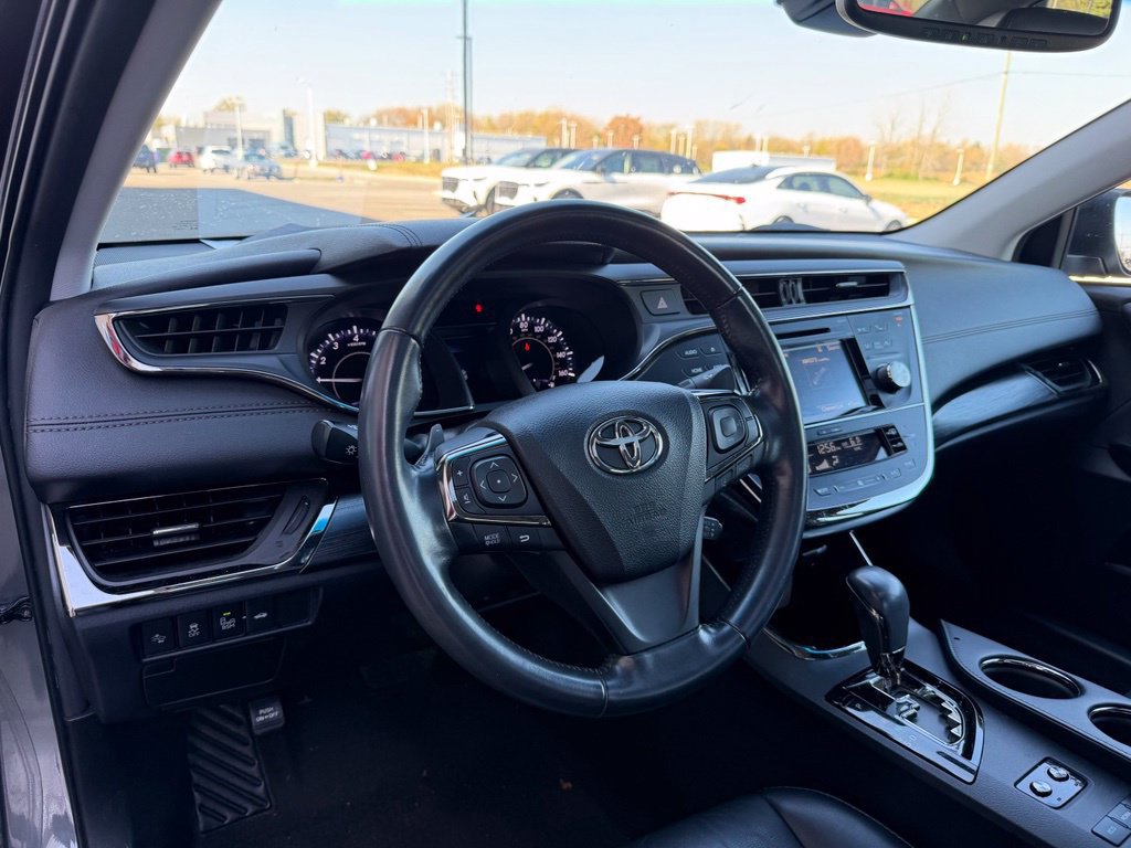 Used 2017 Toyota Avalon Touring FWD image 12