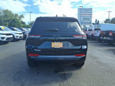 Certified 2023 Jeep Grand Cherokee Limited AWD/4WD image 6