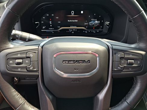Used 2023 GMC Yukon Denali Ultimate AWD/4WD image 21