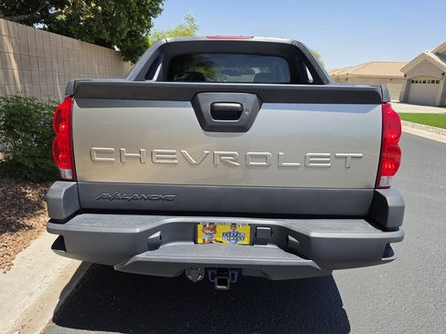 Used 2002 Chevrolet Avalanche 2500 RWD image 5