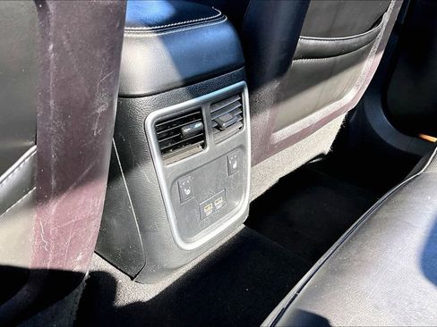 Used 2019 Dodge Charger SXT w/ Leather Interior Group RWD image 33