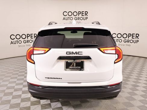 Used 2024 GMC Terrain SLE w/ Driver Convenience Package image 20