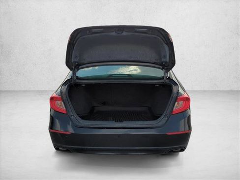 Used 2018 Honda Accord Sport image 9