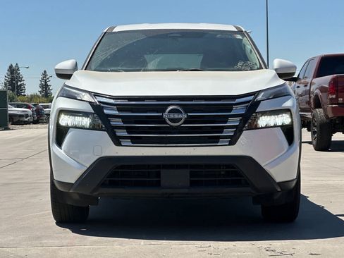 Used 2024 Nissan Rogue SV AWD/4WD image 11