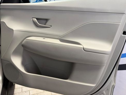 Used 2025 Hyundai Kona SEL image 24