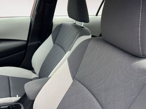 Used 2025 Toyota Corolla LE FWD image 10