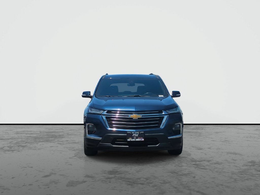 Used 2023 Chevrolet Traverse LT FWD image 3