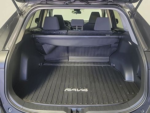 Used 2023 Toyota RAV4 LE image 7