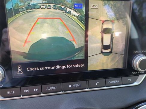 Used 2021 Nissan Sentra SR w/ SR Premium Package image 13