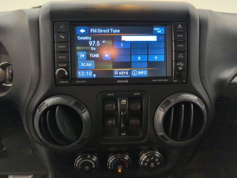 Used 2015 Jeep Wrangler Unlimited Sport w/ Quick Order Package 24S AWD/4WD image 18