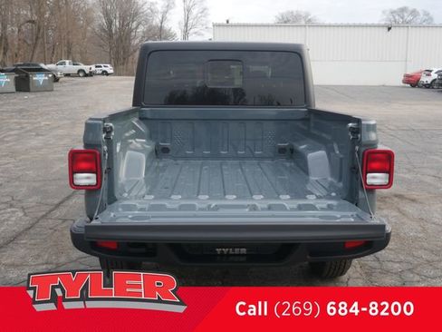 New 2026 Jeep Gladiator Sport image 19