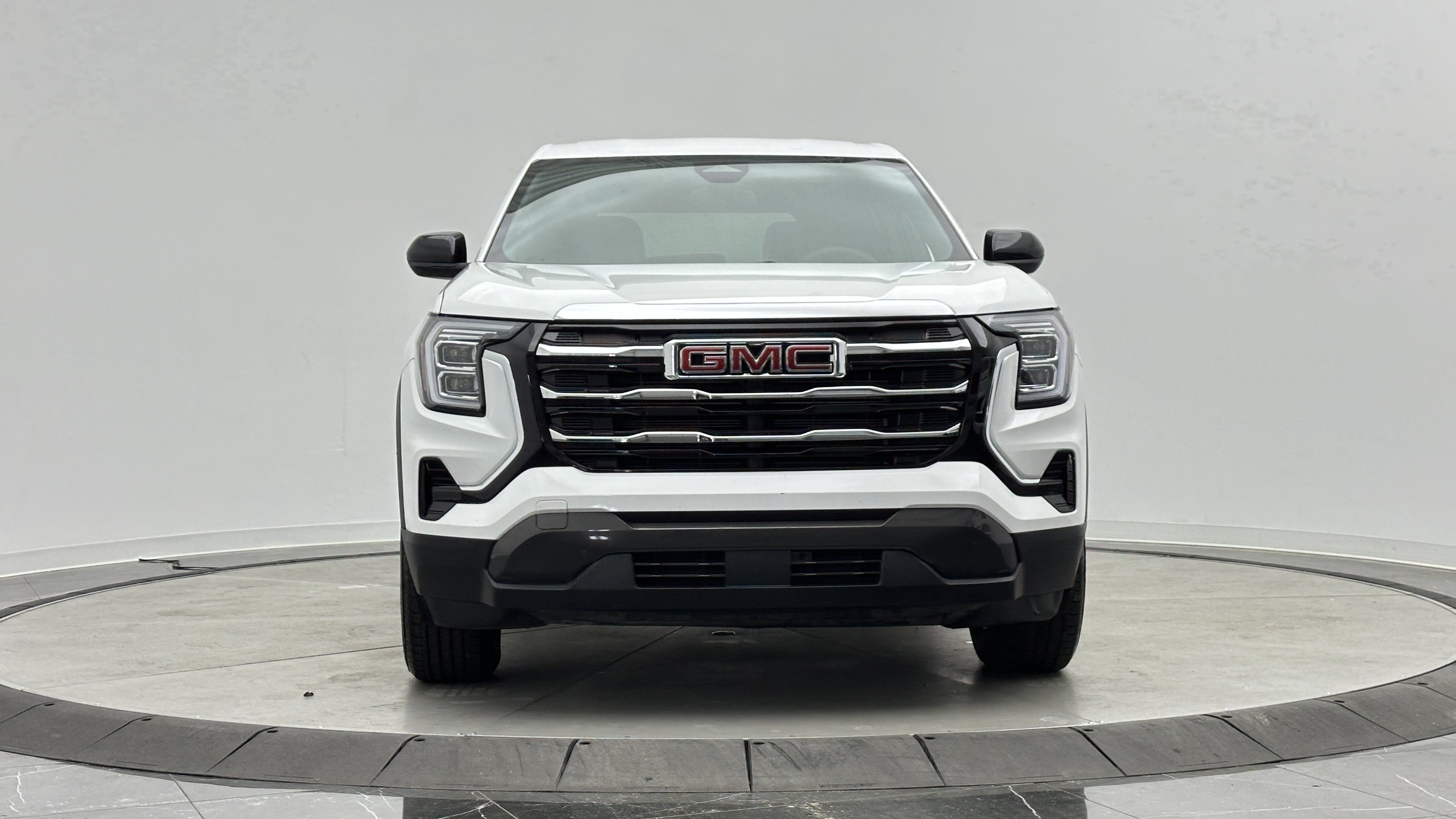 Used 2026 GMC Terrain Elevation FWD image 2