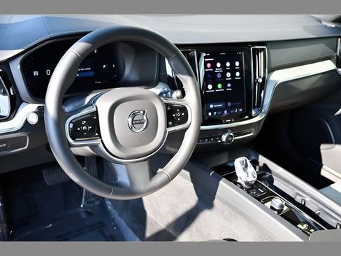 Certified 2025 Volvo V60 B5 Cross Country Ultra AWD/4WD image 13