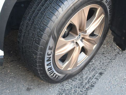 Certified 2023 Toyota Highlander Bronze Edition image 11