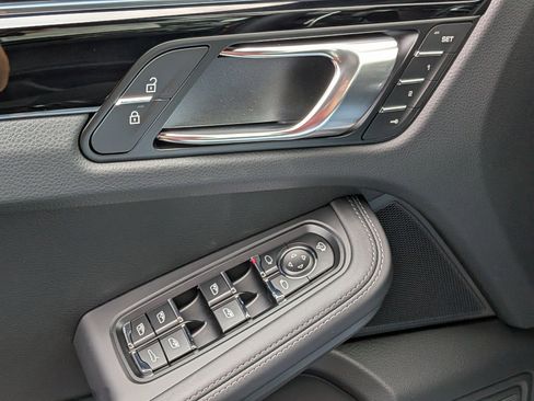 New 2026 Porsche Macan image 15