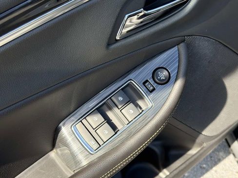 Used 2019 Chevrolet Impala LT FWD image 20