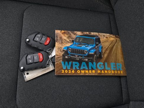 Used 2024 Jeep Wrangler Sport S image 13