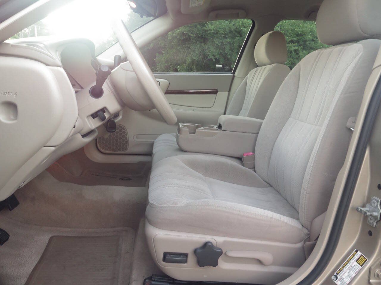 Used 2005 Chevrolet Impala w/ Preferred Equipment Group FWD image 26