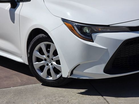 Used 2022 Toyota Corolla LE image 5
