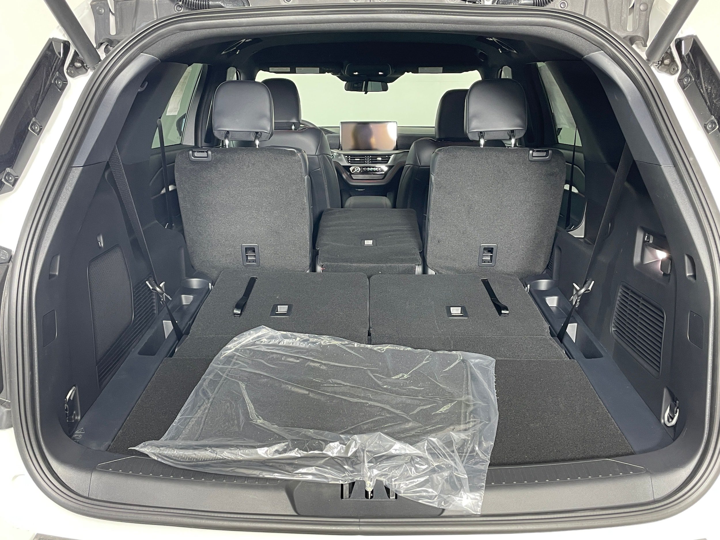 New 2026 Ford Explorer ST-Line w/ ST-Line Street Pack AWD/4WD image 9