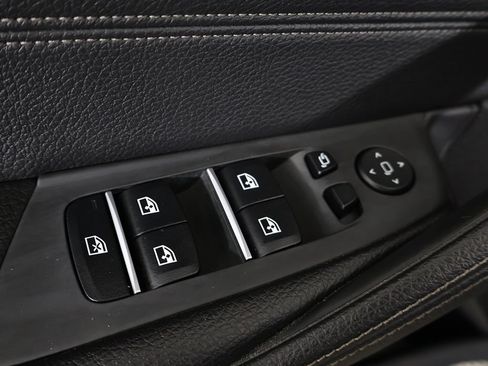 Used 2018 BMW 530e xDrive AWD/4WD image 41