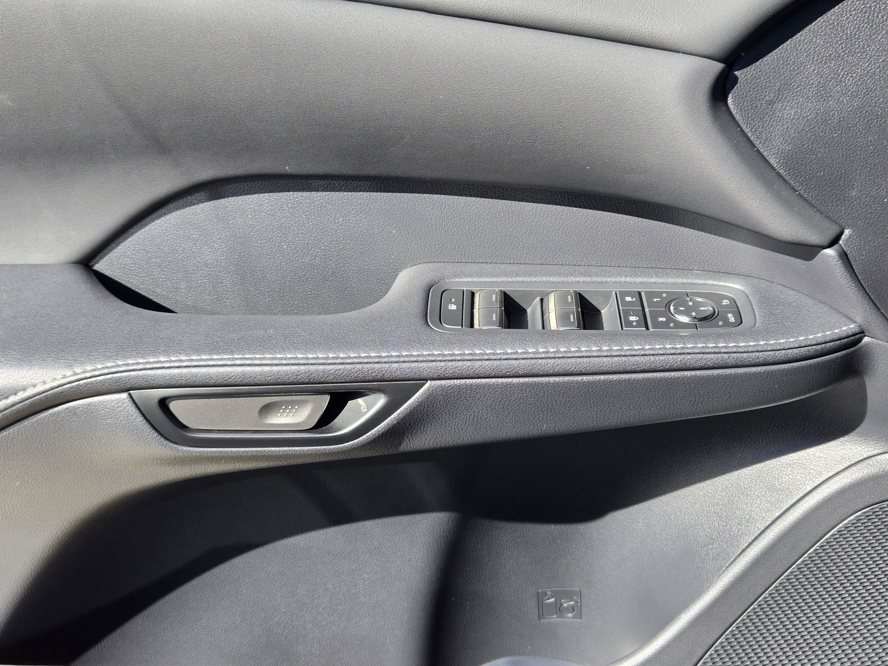 Used 2025 Lexus RX 350 Premium w/ Accessory Package (Z1) FWD image 20