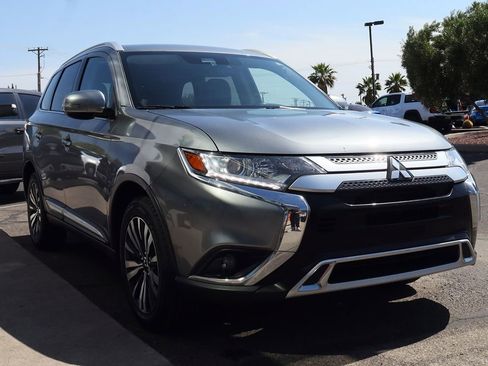 Used 2020 Mitsubishi Outlander SE image 18