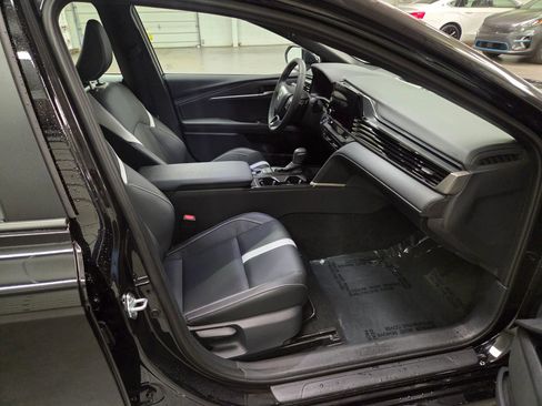 Used 2026 Toyota Camry SE FWD image 31