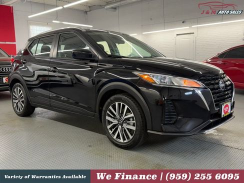 Used 2022 Nissan Kicks SV FWD image 6